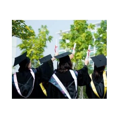 巴斯大学